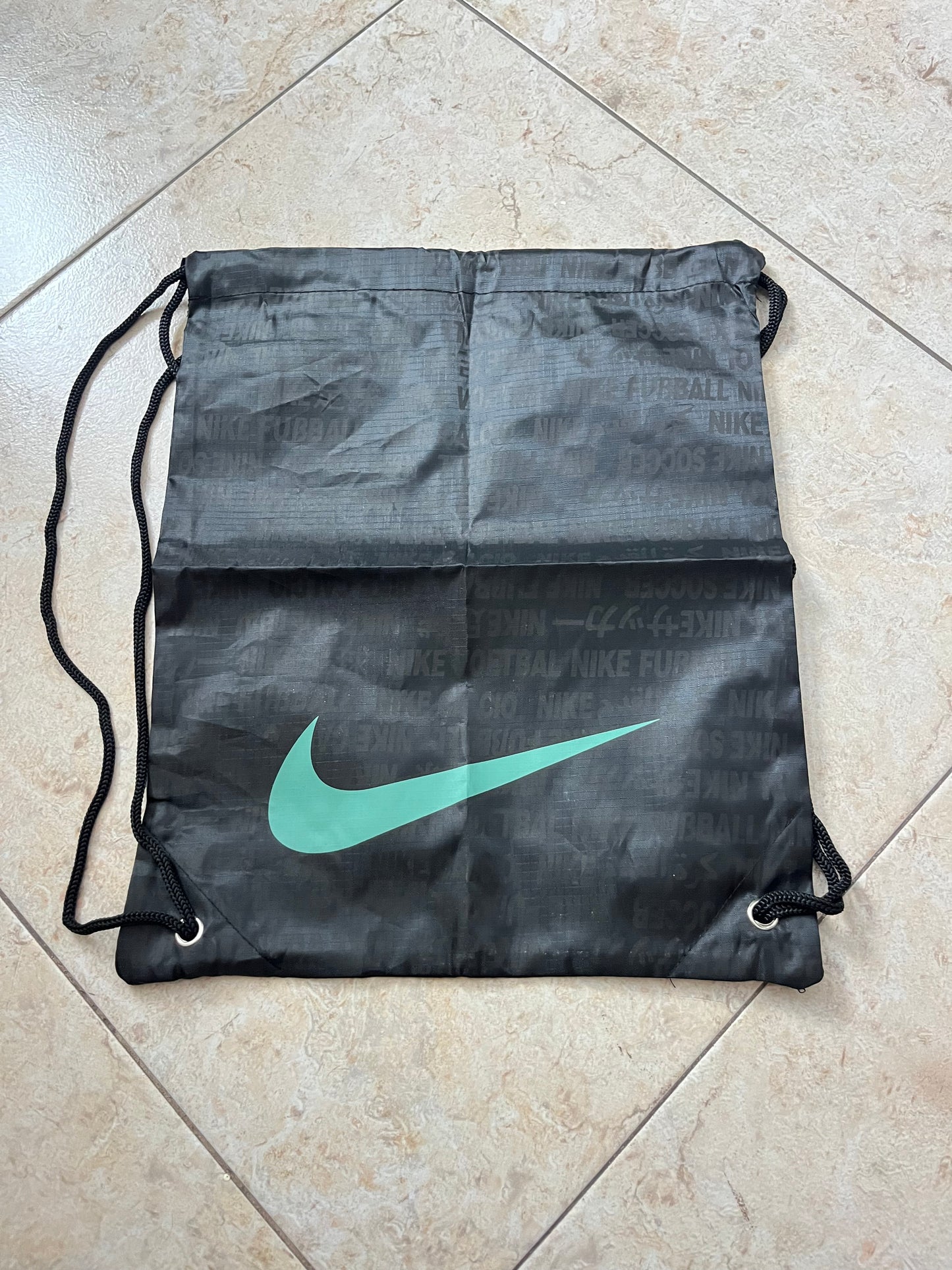 Nike Vapor 16 (Stock)