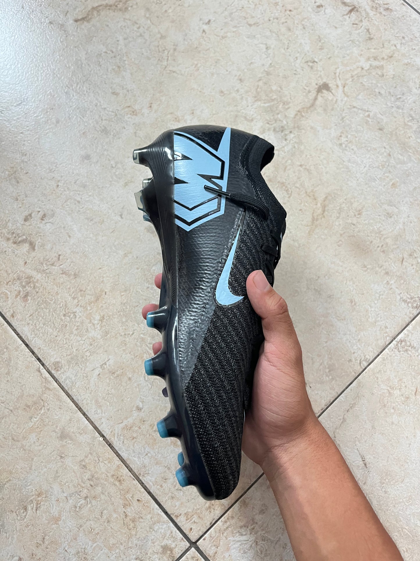 Nike Vapor 16 (Stock)