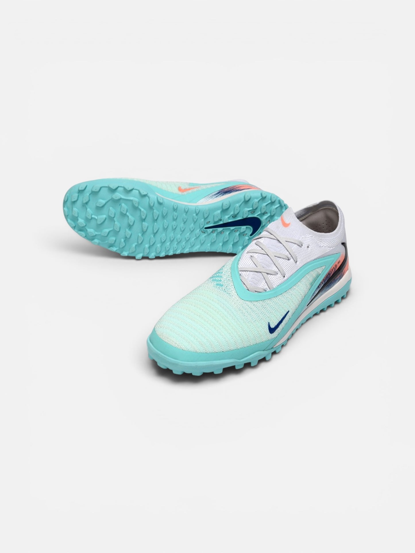 Nike Phantom 6 Low United 002