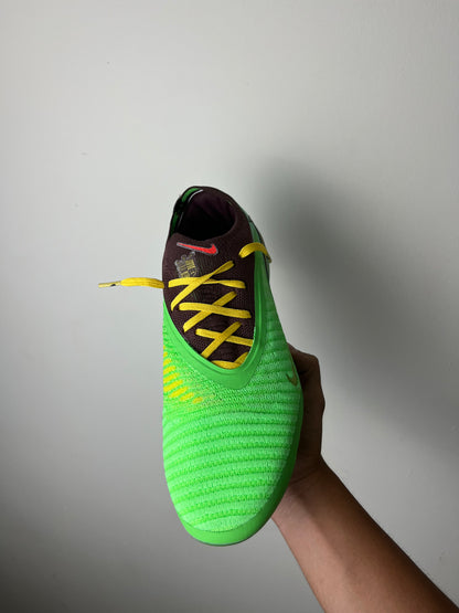 Nike Phantom 6 Low Travis Scott (stock)