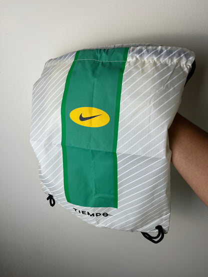 Nike Phantom 6 Low Cromo (Stock)