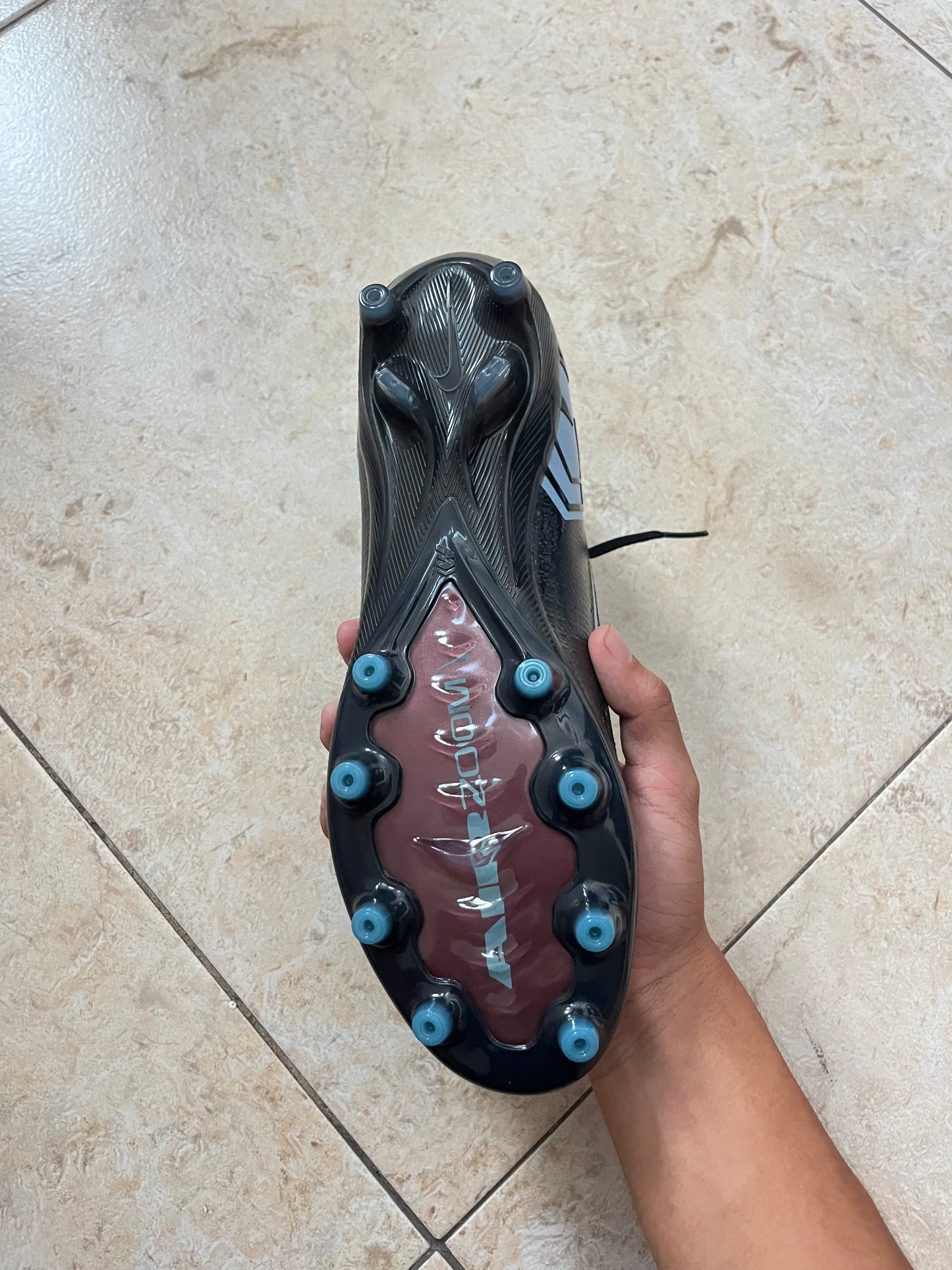 Nike Vapor 16 (Stock)